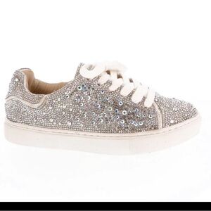 Steve Madden crystal rhinestone lace up girl sneakers size 4. Color white